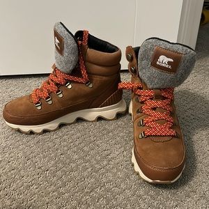 Sorel kinetic booties - worn once